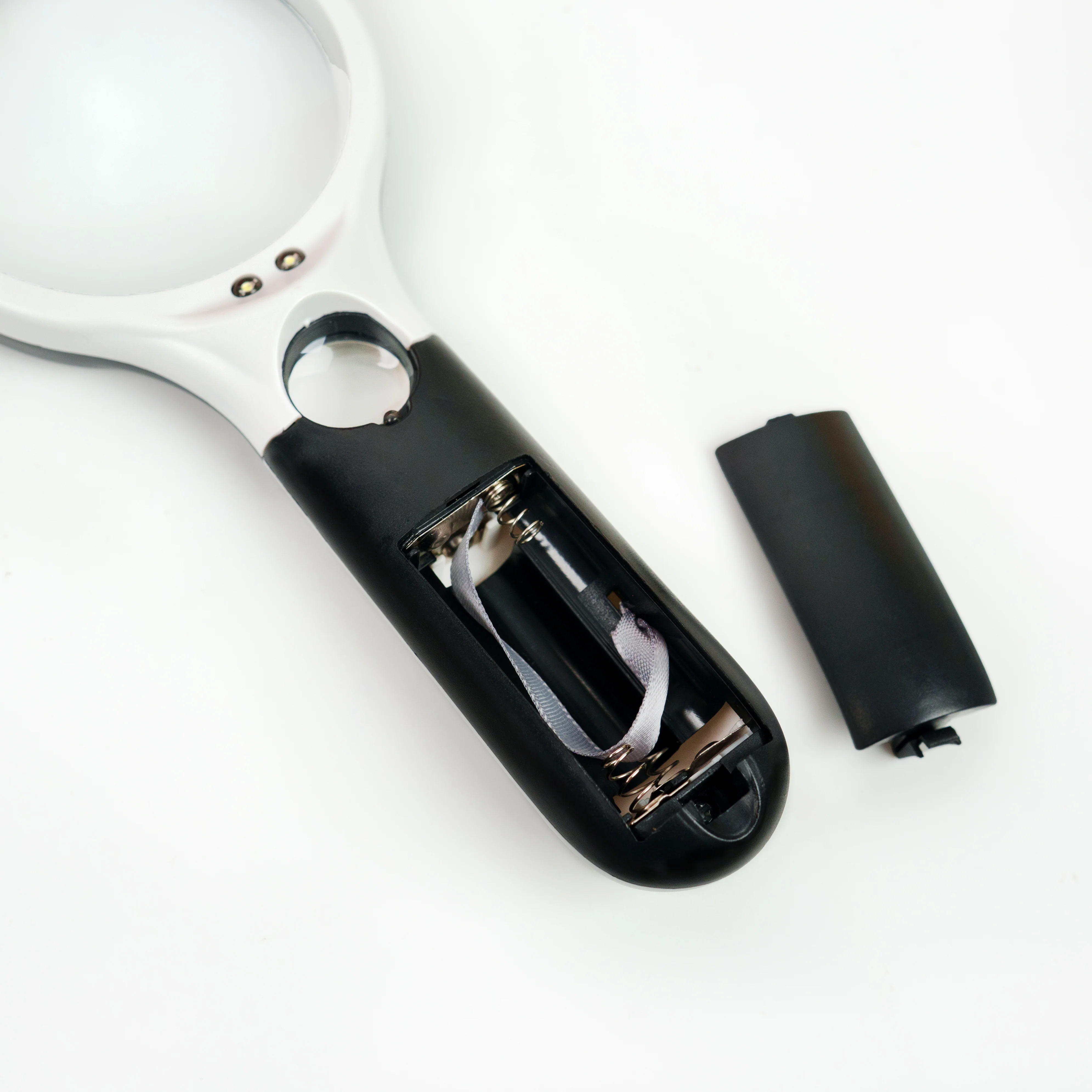 Magnifying Glass with LED Light - Image 6